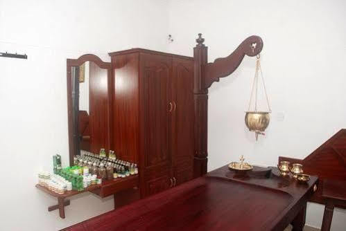 Chakra Ayurvedic Resort Kovalam Εξωτερικό φωτογραφία